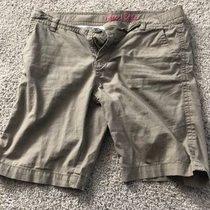 Tan Bermuda shorts